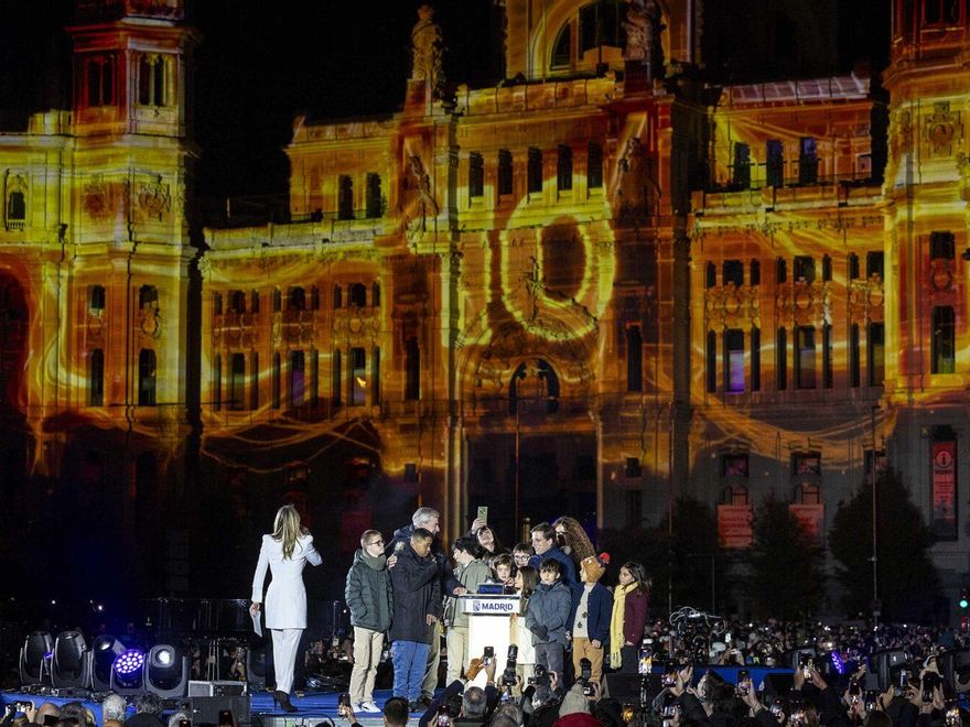 Un momento del acto de encendido de las luces