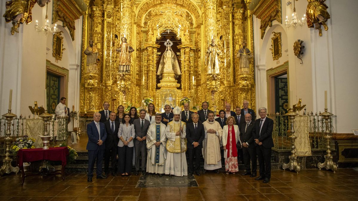 El retablo mayor de la Merced, bendecido y presentado a la sociedad cordobesa tras su recuperación