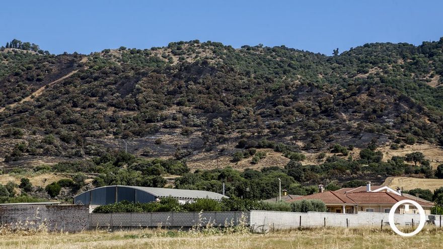 Extinguido el incendio forestal junto al Castillo de la Albaida que obligó a evacuar a 500 personas