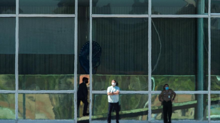 Bolsonaro se recluye obligado por el coronavirus que siempre ha menospreciado