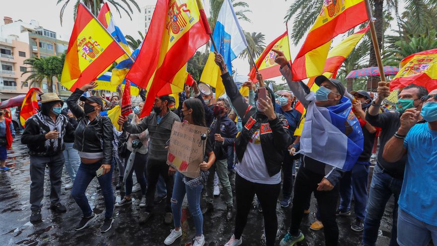 Manifestantes piden en Las Palmas que no se aloje a inmigrantes como turistas