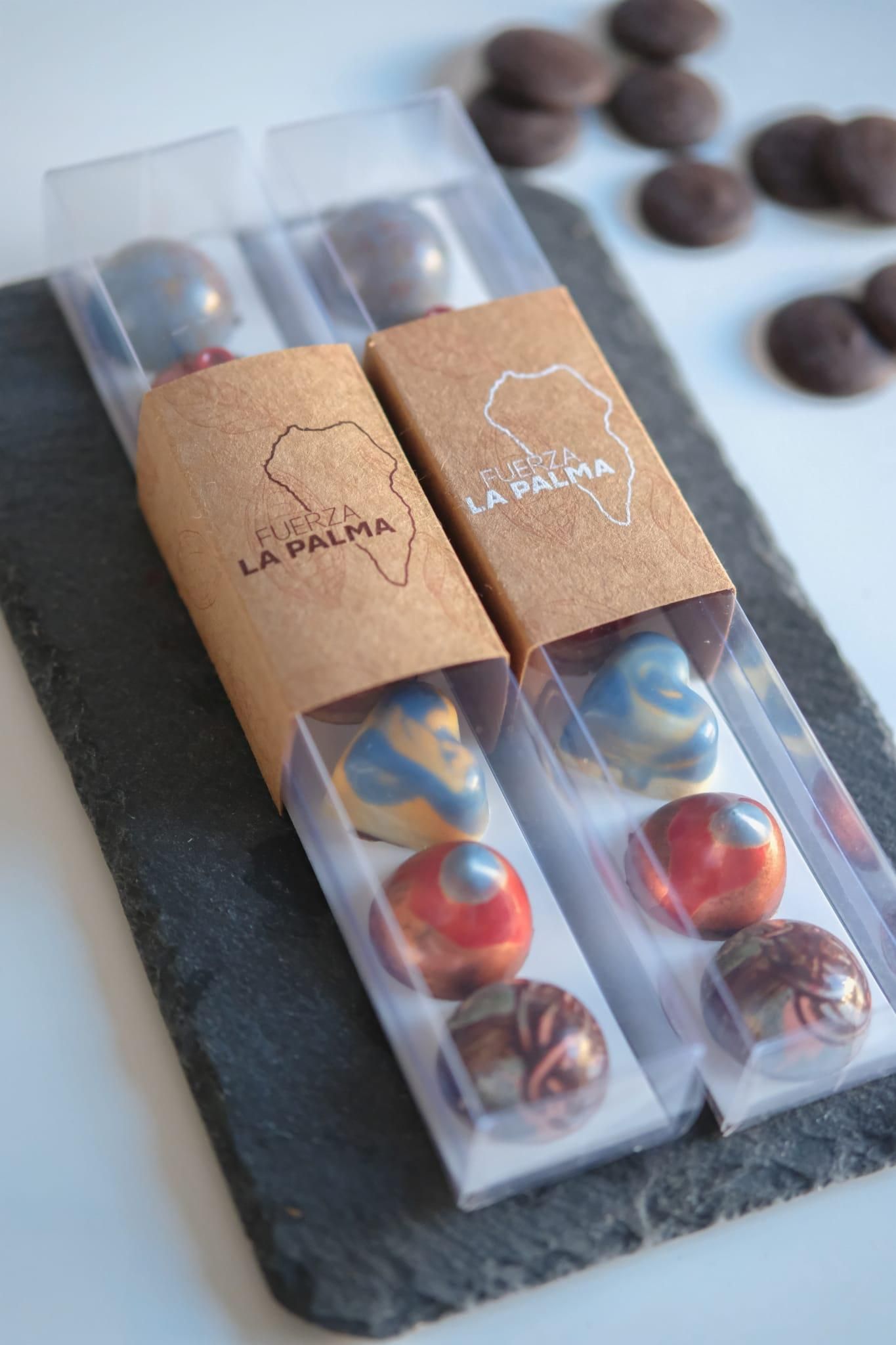 Caja especial de 7 bombones en beneficio de los afectados por el volcán.