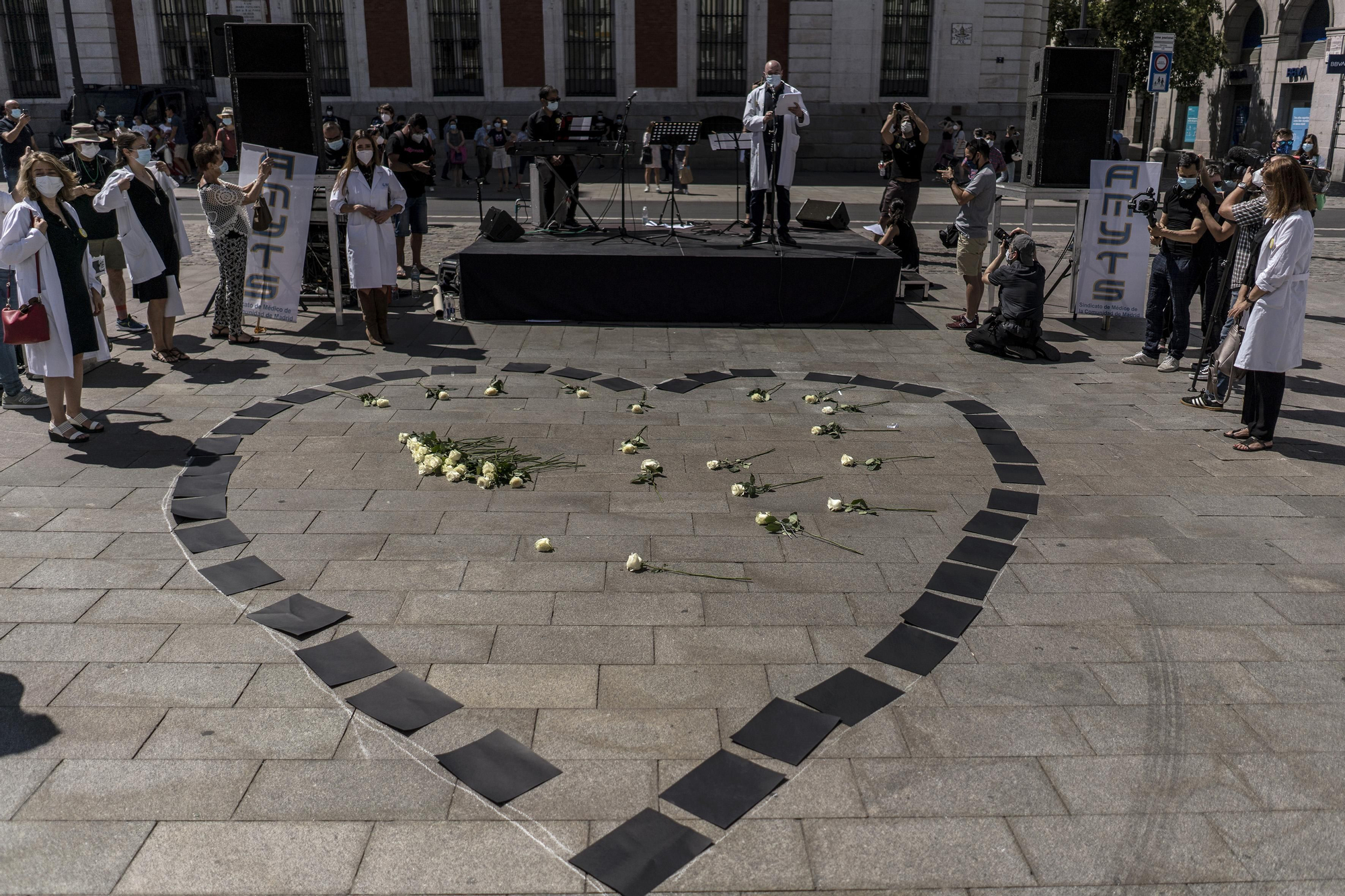 Acto de homenaje a los sanitarios fallecidos por Covid-19