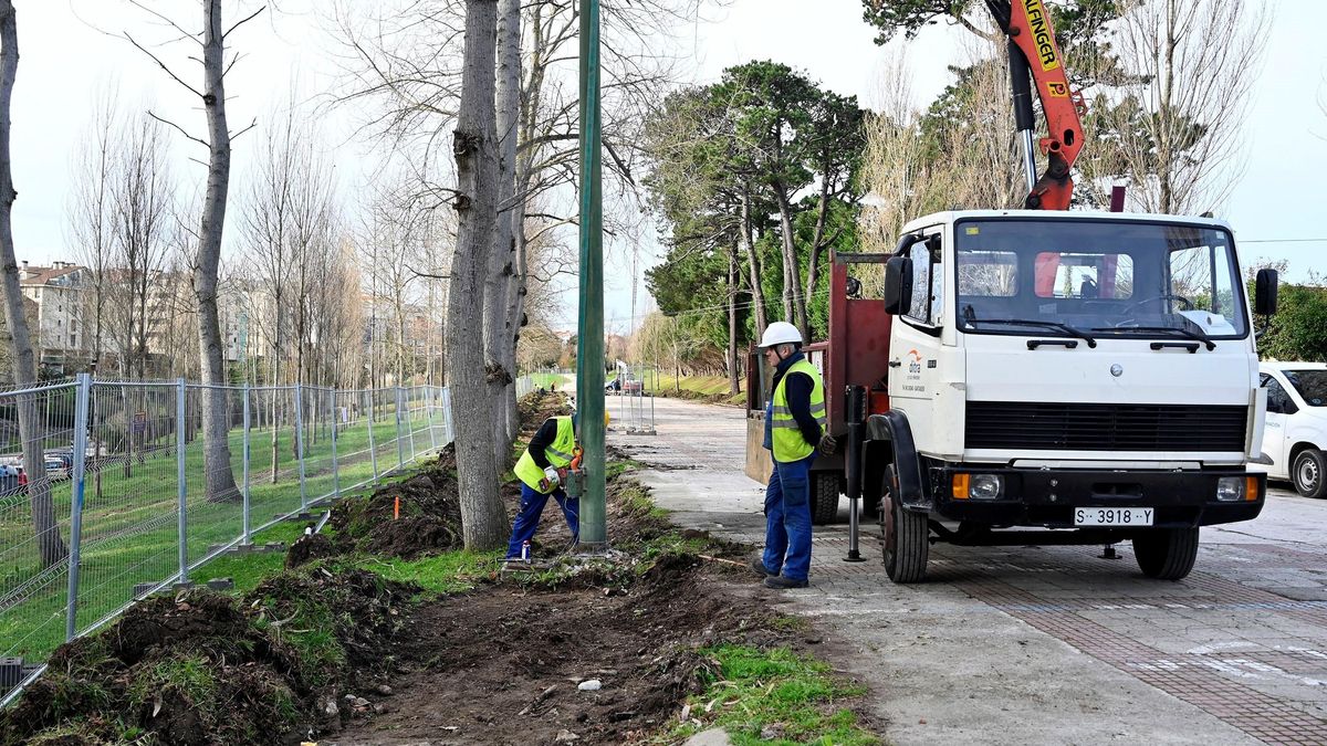 El Ayuntamiento inicia las polémicas obras del aparcamiento en Mataleñas sin haber renunciado al área de autocaravanas