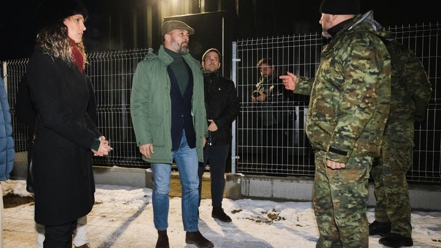Una delegación de Vox, encabezada por su presidente, Santiago Abascal, ha viajado este lunes a la frontera de Polonia