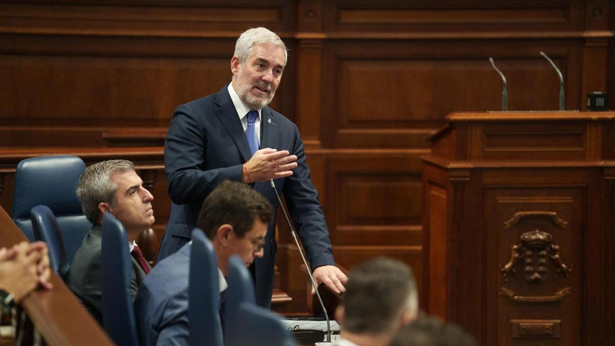 La fiscalidad, un elemento diferenciador para atender las particularidades de cada isla: Clavijo pone como ejemplo la bonificación 60 % del IRPF en La Palma