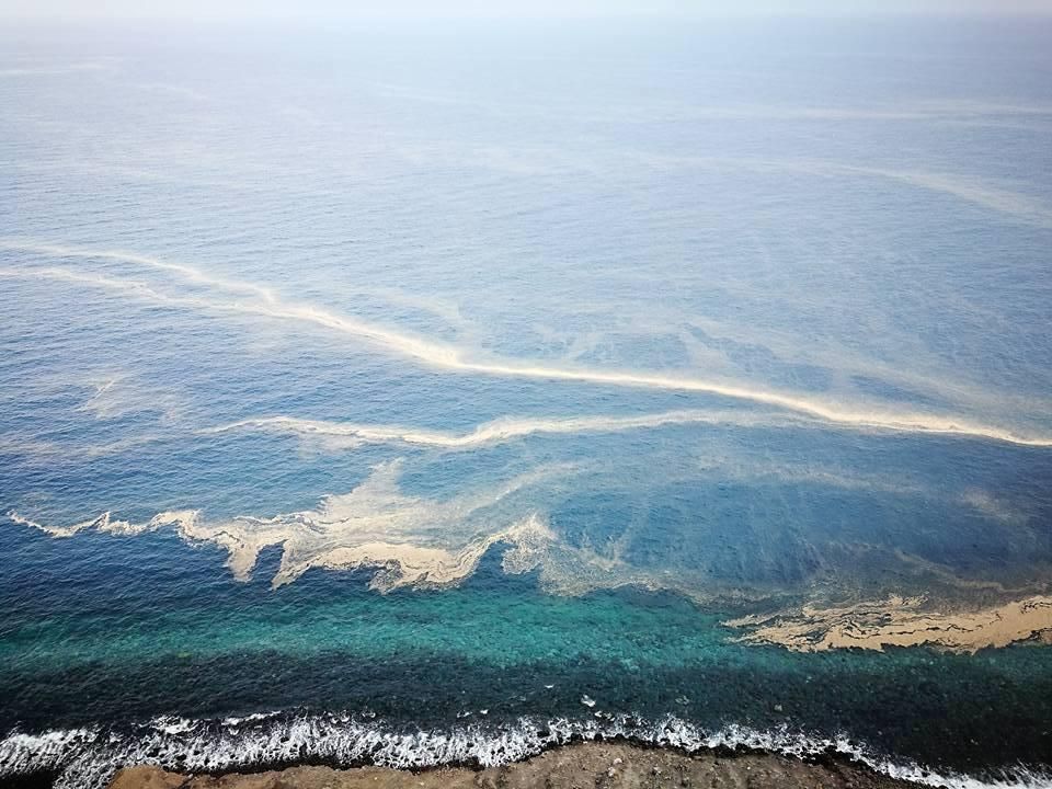 Litoral junto a las instalaciones del complejo deportivo y de ocio del Círculo de Amistad, en Barranco Hondo