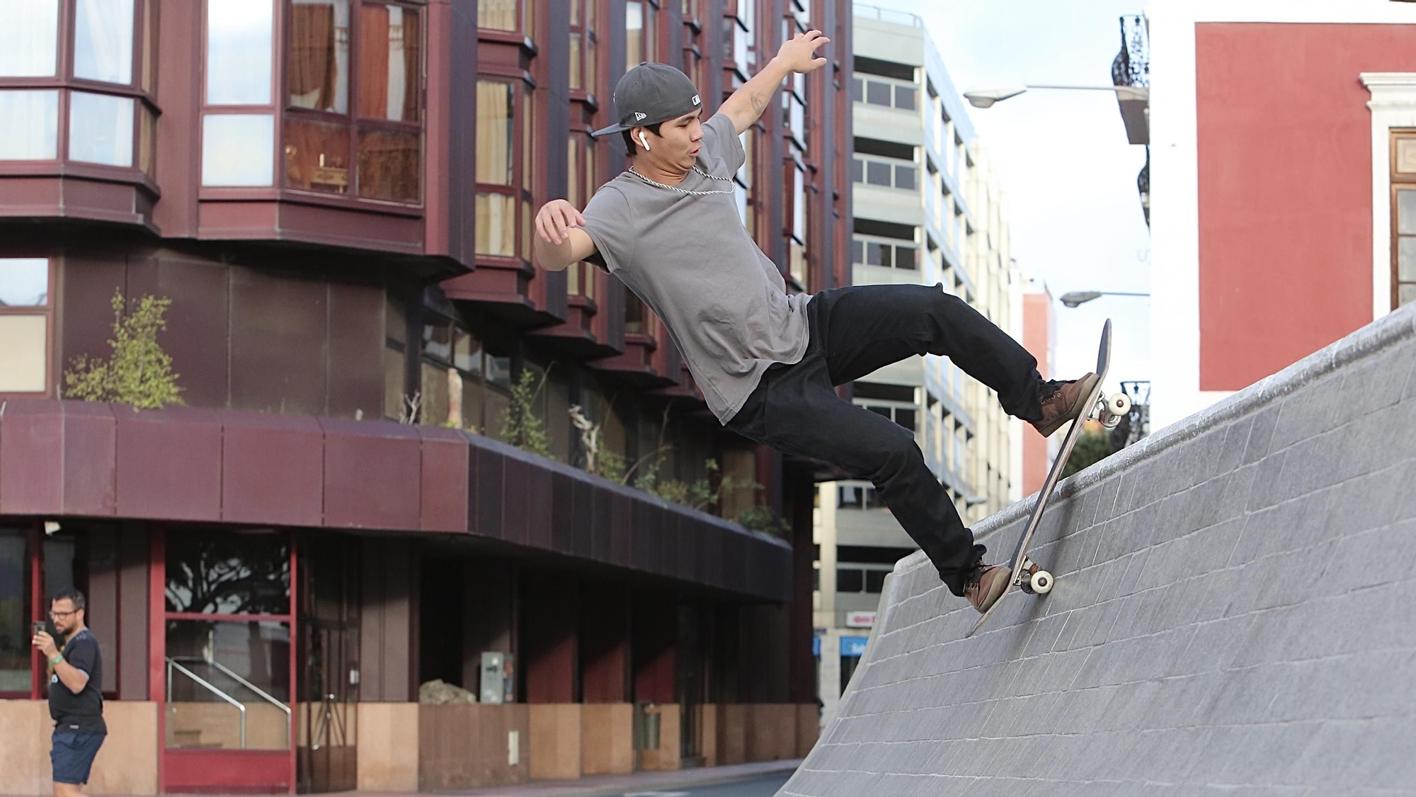 Primer día de alivio del confinamiento en Las Palmas de Gran Canaria. (Alejandro Ramos)