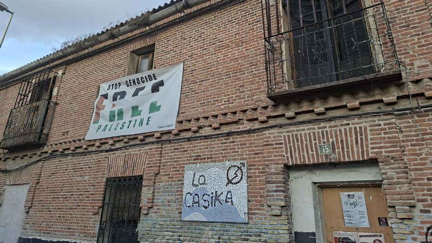 Fachada del Centro Social Okupado Autogestionado La Casika, en Móstoles, este sábado 3 de octubre de 2026