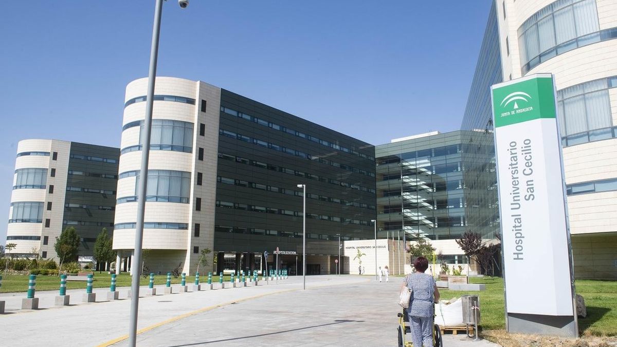 Almuñécar cierra un centro de salud tras cinco posibles casos y en la capital hay dos ingresados