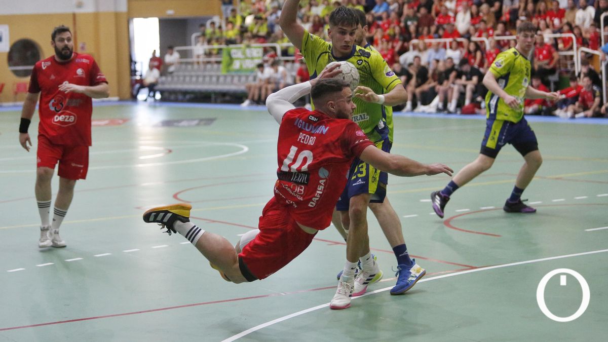 Pedro Castro, en una acción con un partido del Cajasur CBM