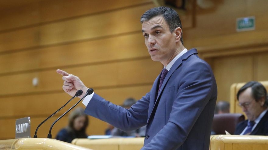 El presidente del Gobierno, Pedro Sánchez interviene en el pleno del Senado, para informar sobre las medidas adoptadas por el Gobierno para hacer frente a las consecuencias económicas y sociales de la guerra en Ucrania y el papel de las administraciones, este martes en Madrid.