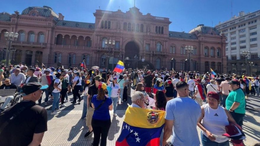 Venezolanos en Argentina se concentraron frente a Casa Rosada para apoyar a González Urrutia