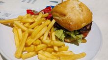 Un macroestudio alerta sobre los riesgos de comer poca grasa y muchos carbohidratos