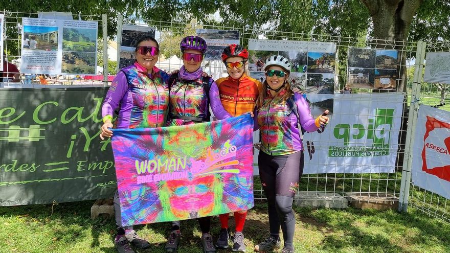 Miembros del grupo Woman Bike Evolution
