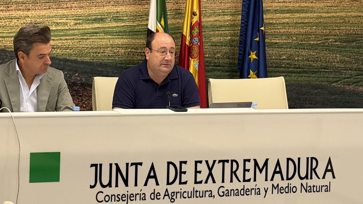 El consejero de Vox de Extremadura delega en otro de Vox de Castilla y León en una reunión del Ministerio sobre la PAC pese a que asistió una consejera del PP