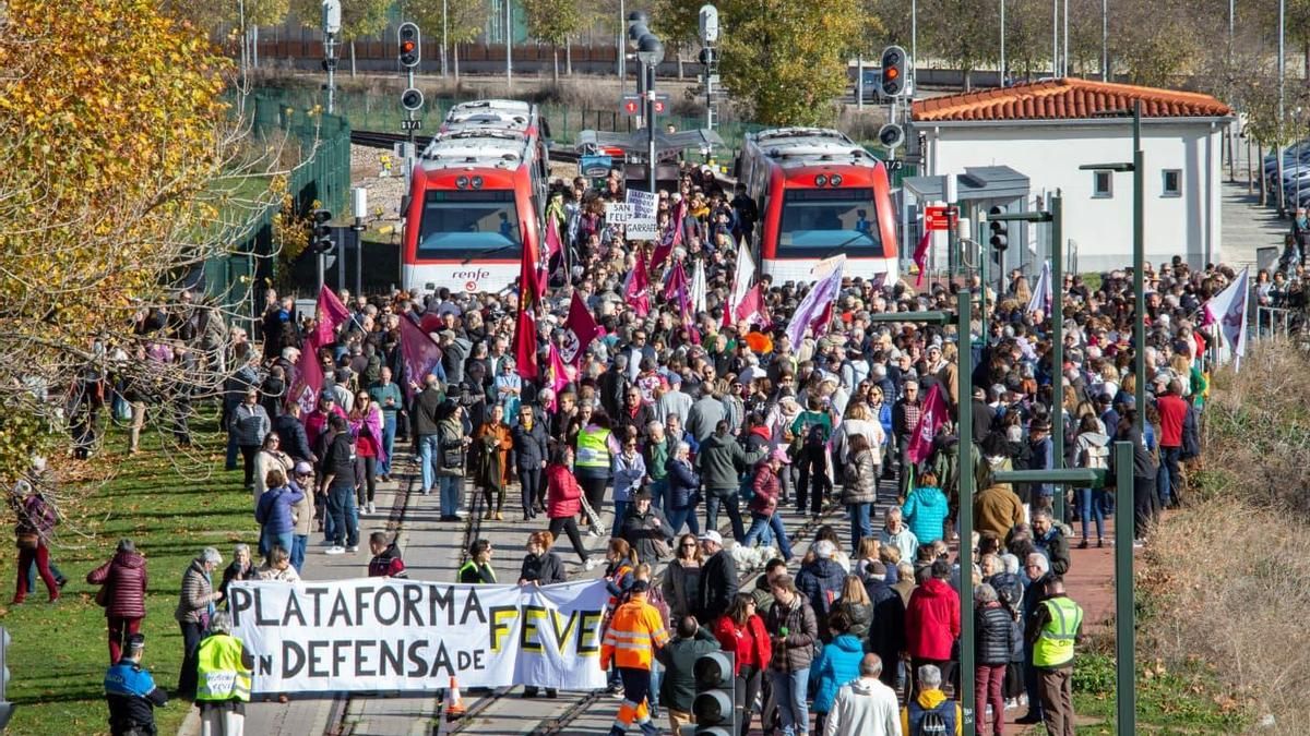 La Plataforma de Feve convoca una manifestación contra el fin de las vías y el tren al centro de León