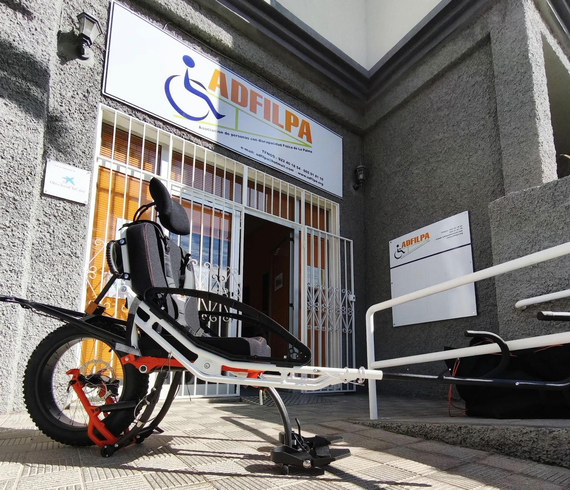 La Joëlette que usará Adfilpta, una silla todoterreno diseñada para permitir la participación en pruebas de montaña.