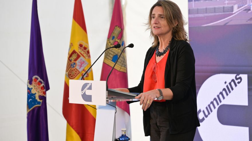 El Ministerio de Transición Ecológica traslada al Puerto de València sus dudas sobre la polémica ampliación