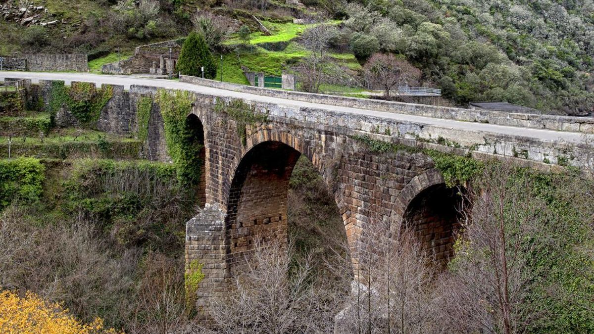 Puente romano del río Bibei