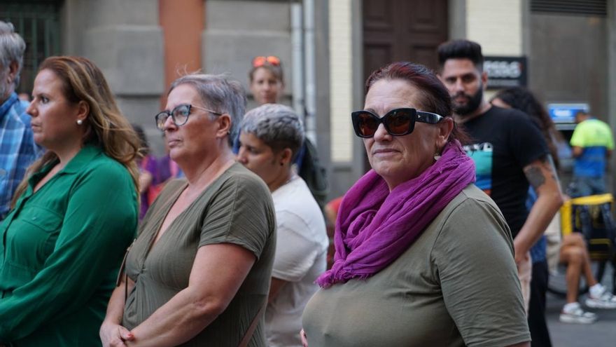 Concentración convocada por la Red Feminista de Gran Canaria para condenar los feminicidios.  Foto: Jonay Aponte Gadea.