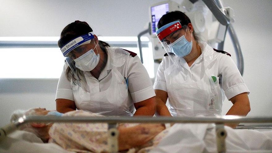 Médicos británicos se oponen al fin de las restricciones por coronavirus en Reino Unido