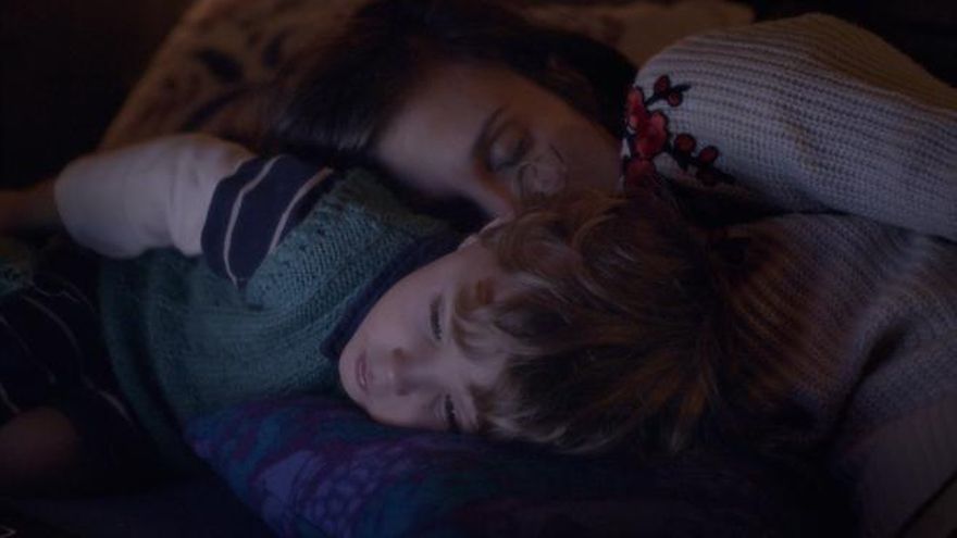 Romina Paula y su hijo en una escena de su película De nuevo otra vez, que aborda el tema de la maternidad y la pareja