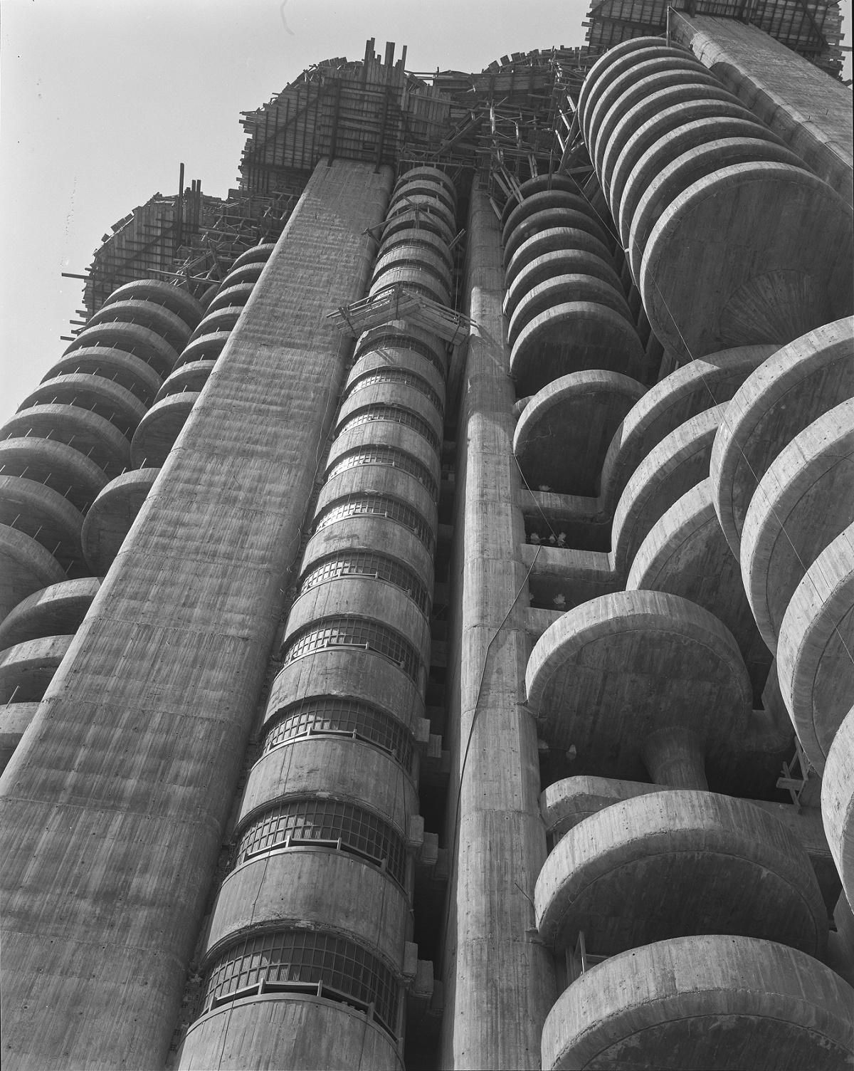 Exterior del edificio Torres Blancas en 1967.