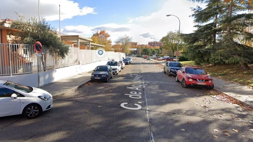 Almeida cambia la peatonalización de Vallecas: de un paseo central a 140 metros de calle junto a un colegio