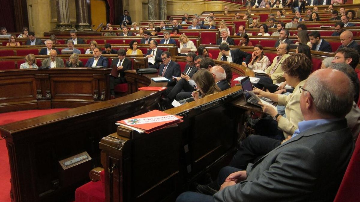 El Parlament aprueba la ley de la comunidad catalana en el exterior