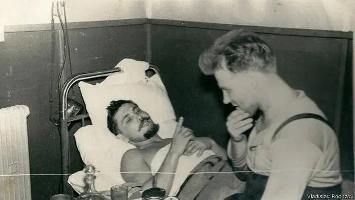 Aislado en la Antártida, a Leonid Rogozov no le quedó más remedio: tuvo que operarse a sí mismo para salvarse