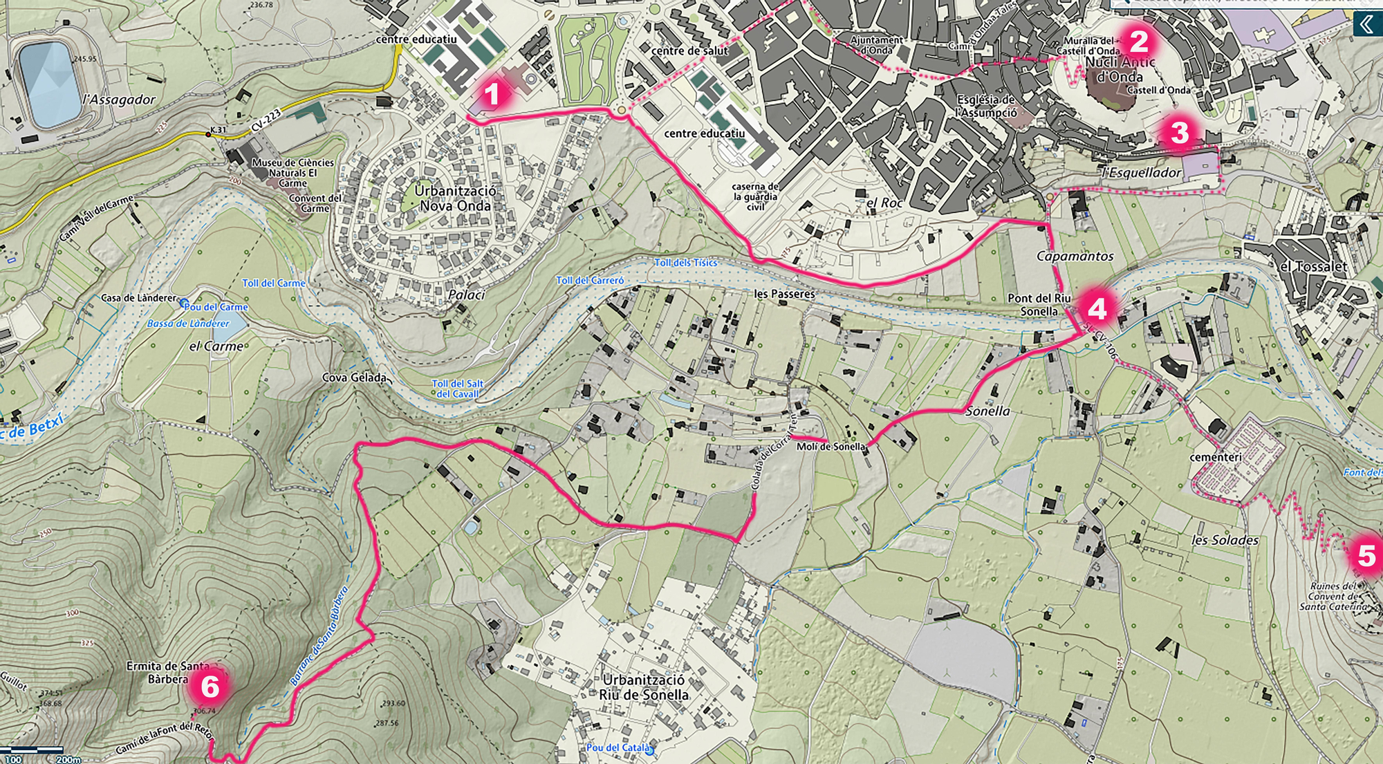 Plànol d’Onda i el seu entorn de l’est, on s’indica llocs a visitar i itineraris a seguir.