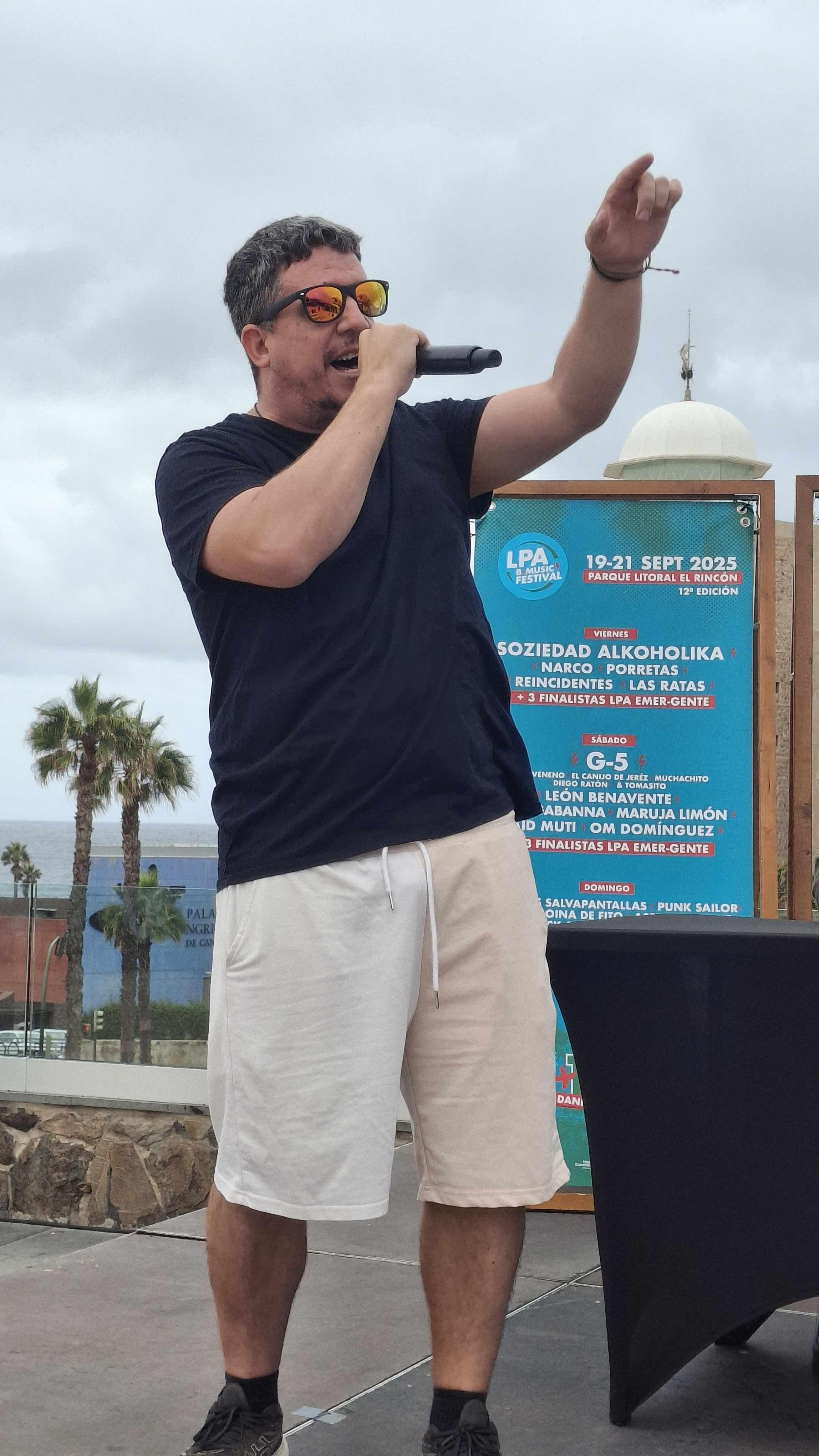 Gekah, autor de ‘Orgullo de barrio’, en la presentación del festival. Actuará el sábado 20 a las 21.00 horas.