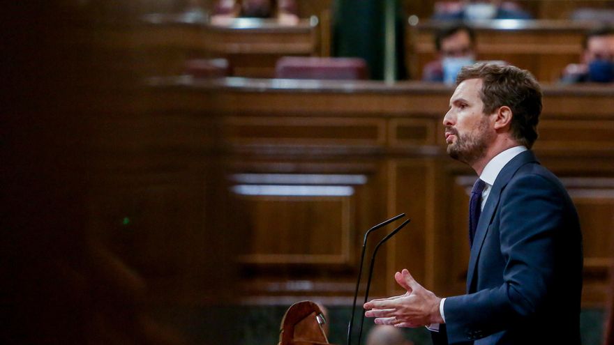 El líder del PP, Pablo Casado, interviene en una sesión plenaria en el Congreso de los Diputados, a 3 de noviembre de 2021, en Madrid, (España).