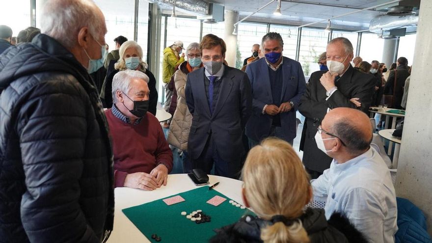Almeida y la segunda inauguración del centro de mayores Antonio Mingote