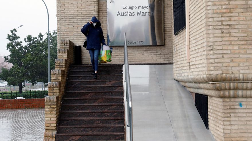 El brote detectado en un colegio mayor de Valencia se eleva a 127 positivos