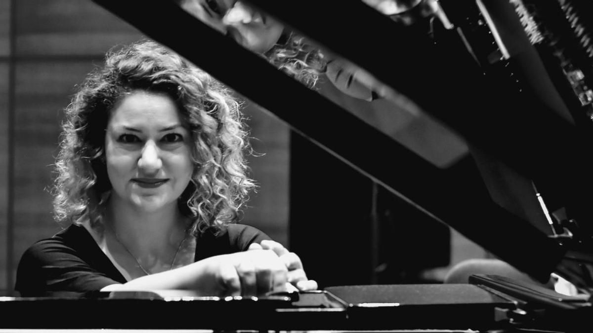 La pianista macedonia Ognenka Gerasimovska-Dimitrovska ofrece este viernes un concierto en la Sala Eutherpe