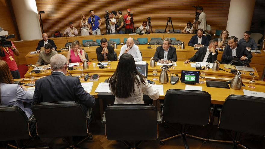 El PP y Vox descartan la prórroga y liquidan la comisión de la dana en las Corts con el 67% de los comparecientes sin declarar