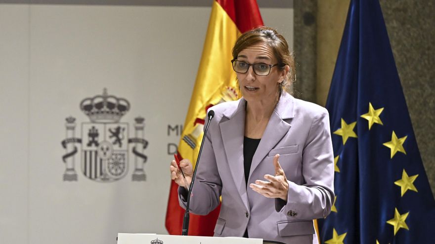La ministra de Sanidad, Mónica García  interviene en el evento conmemorativo de los 40 Años de la Legalización del Aborto en España, este lunes en la sede del Ministerio de Igualdad. EFE/ Fernando Villar
