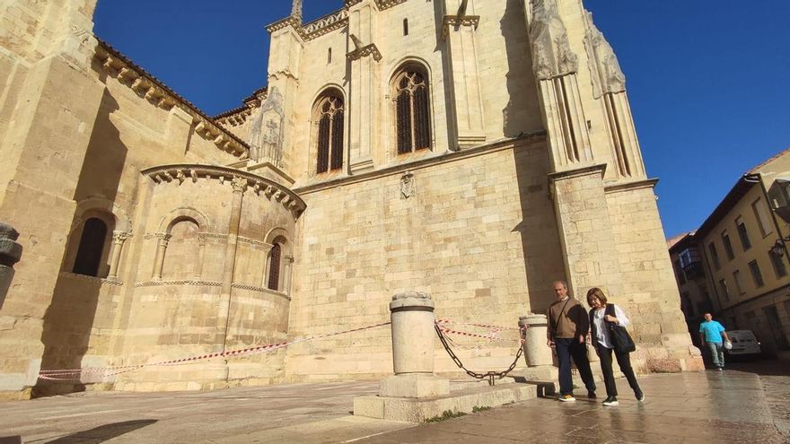 San Isidoro enseña en imagen 4K el cáliz de Doña Urraca y cifra en 180.000 euros frenar los últimos desprendimientos