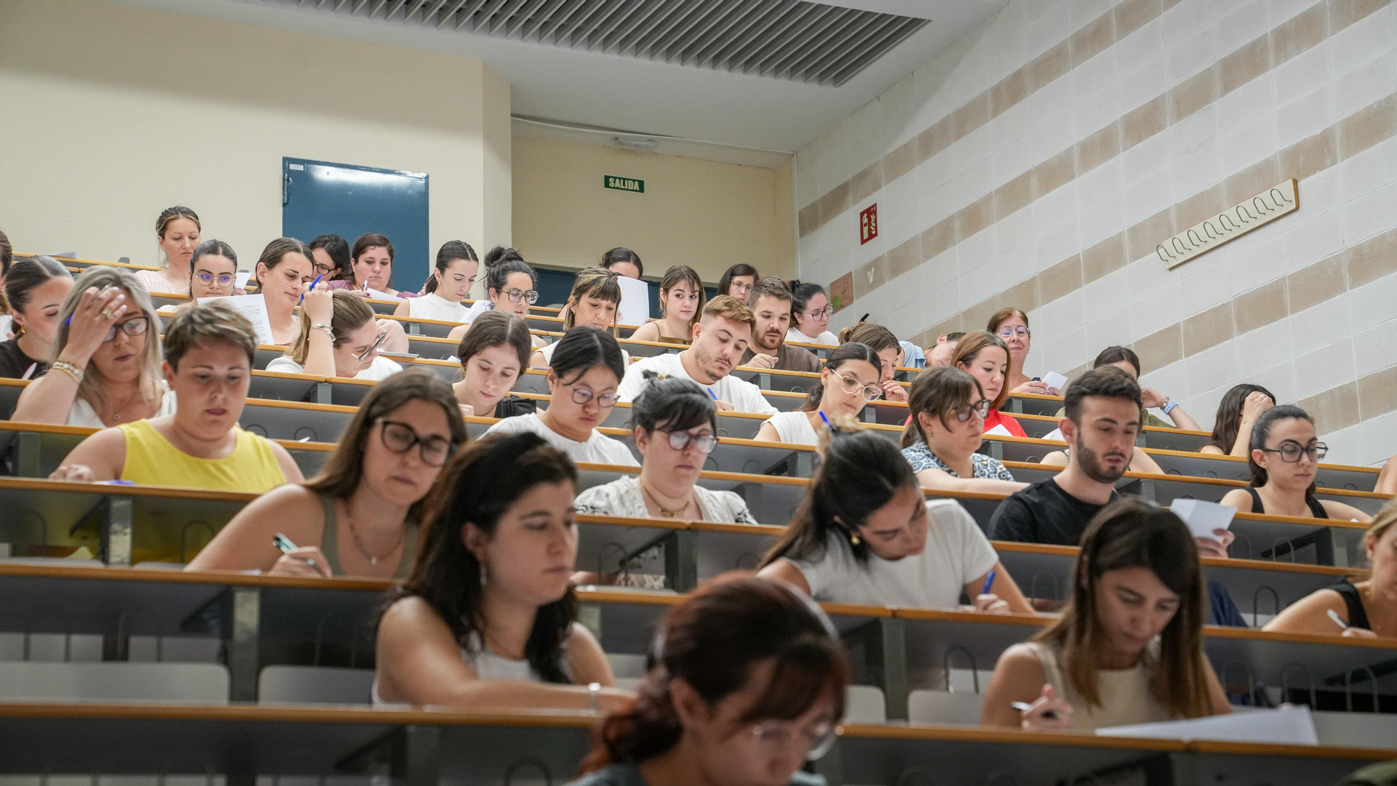 Inicio de la prueba escrita de las oposiciones al cuerpo de Secundaria, de Música y Artes Escénicas y Especialistas en Sectores Singulares de Formación Profesional
