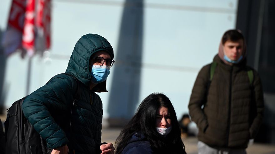 Un grupo de personas pasea por las calles de Sofía, en una imagen de archivo.