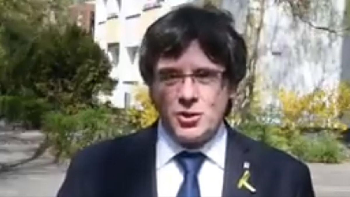 Puigdemont elige un poema de Fages de Climent para sumarse del acto del Parlament con motivo de la Diada de Sant Jordi