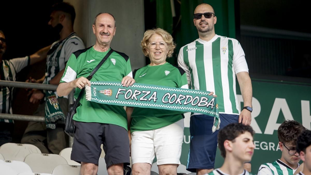 Grada Blanquiverde del Córdoba CF - SD Huesca