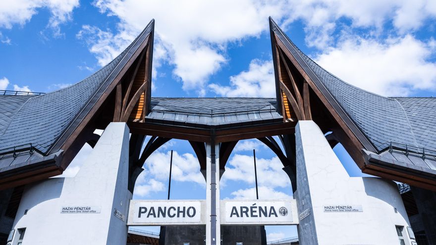 Viaje al “Palacio de Versalles” secreto de los Orbán y su aldea natal: “Es el gran símbolo de la corrupción del régimen”