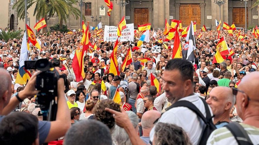 Miles de personas secundan en Canarias las concentraciones en apoyo a Ceuta