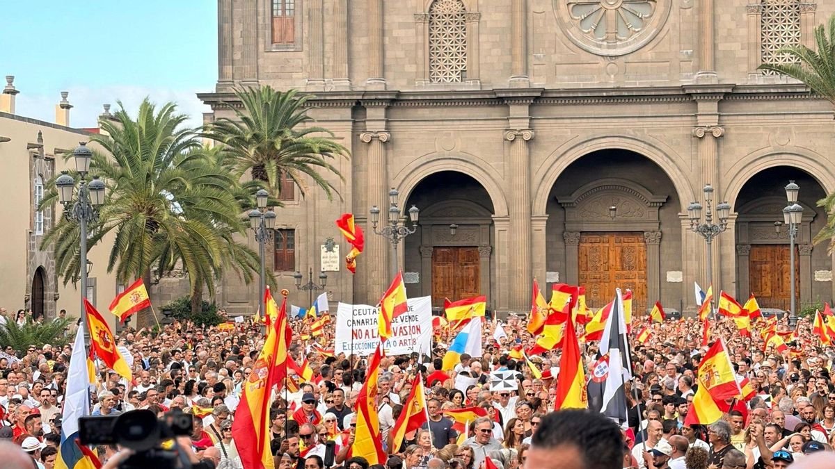 Miles de personas secundan en Canarias las concentraciones en apoyo a Ceuta