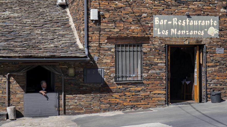 Archivo - Un bar restaurante en Campillejo, Guadalajara, Castilla-La Mancha (España).