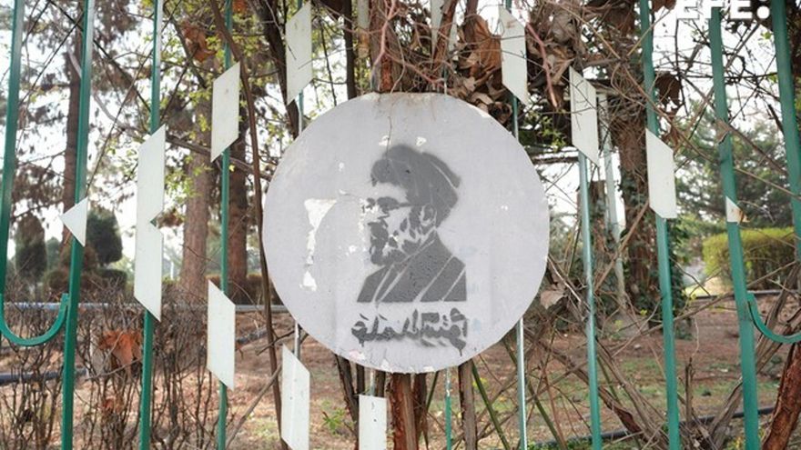 Un grafiti del retrato del nuevo líder supremo de Irán, Mojtaba Jameneí, en el norte de Teherán, el 16 de marzo de 2026. EFE/Jaime León