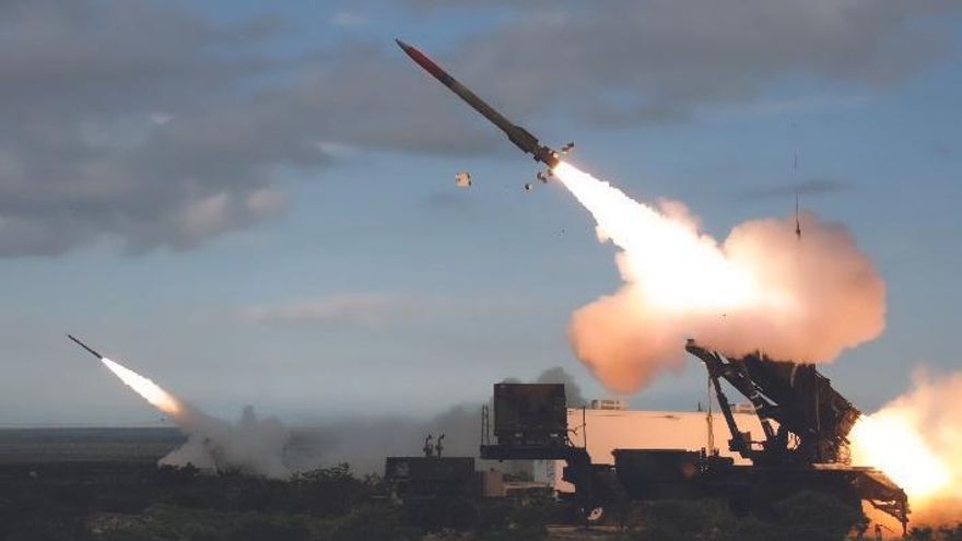 Un sistema antiaéreo Patriot en acción.